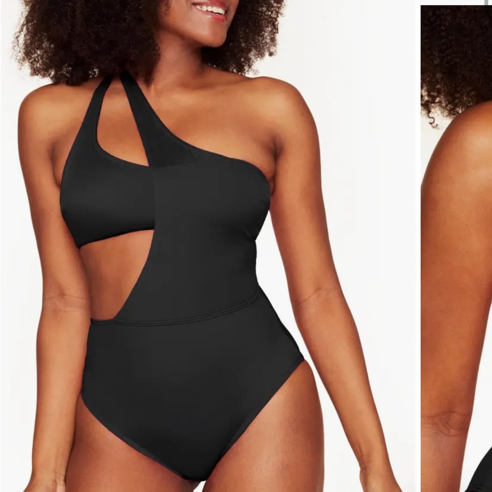 NWT Black One-Shoulder Cutout Swimsuit